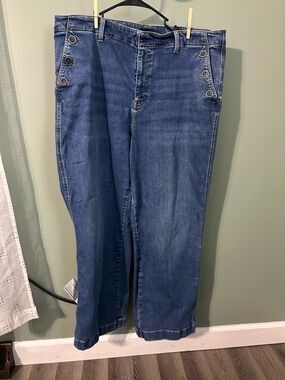 Talbots Men's Medium Blue Bootcut Jeans with Button Accents